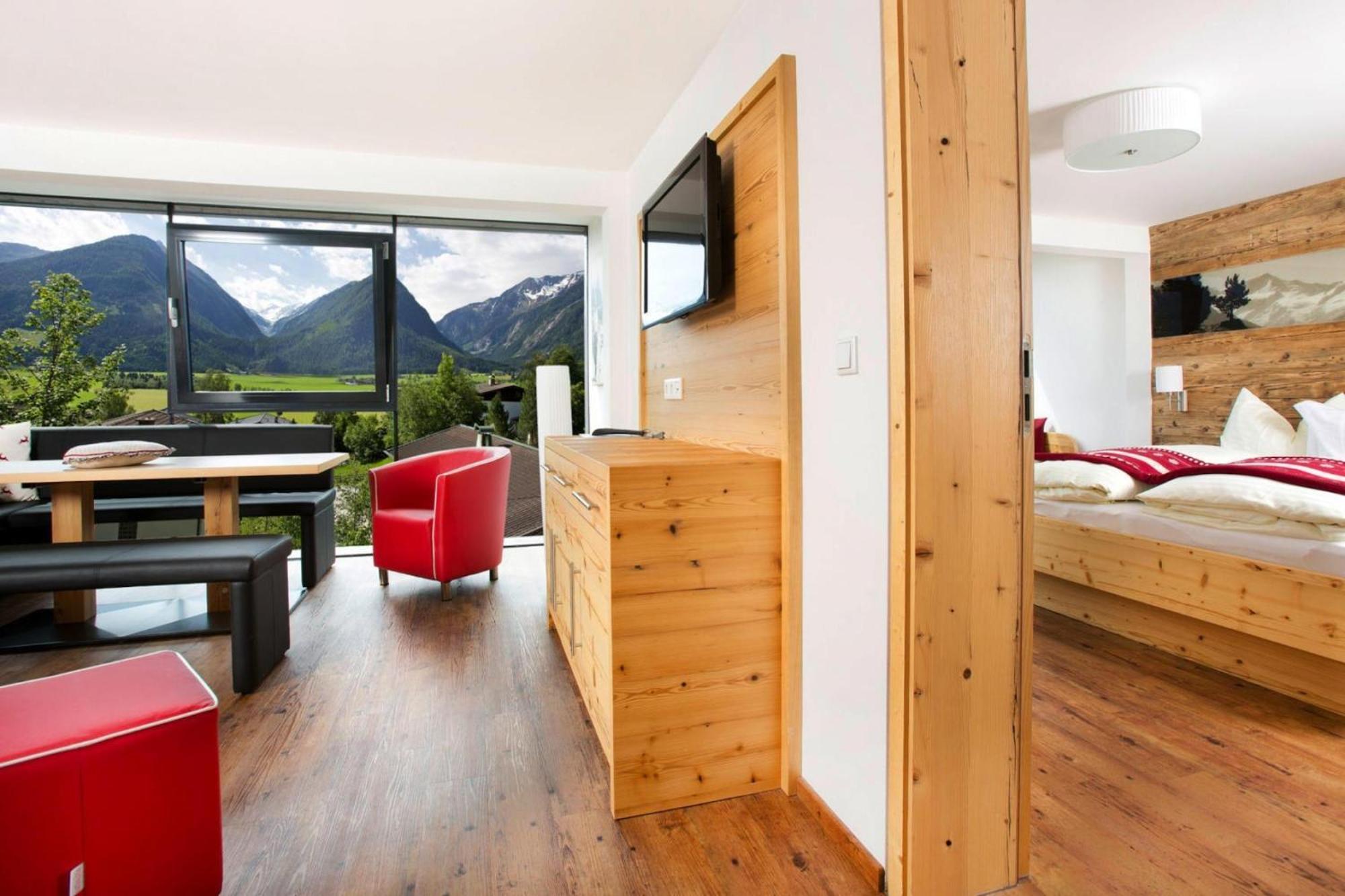 Apartment In Neukirchen With A Balcony Neukirchen am Grossvenediger Exterior photo